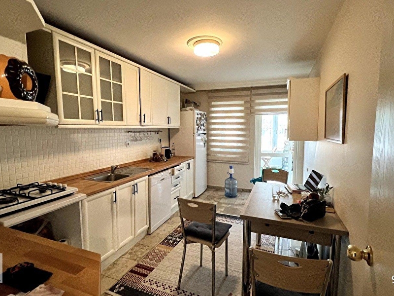Cankaya kirkkonaklar...yapili temi̇z masrafsiz satilik dai̇re  3+1