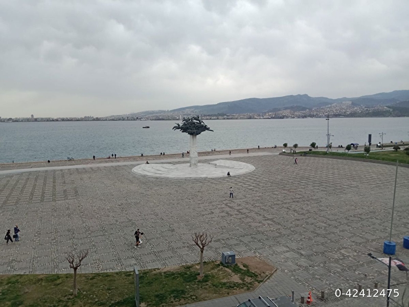 Sahibinden satılık yatırımlık 1. kordon full deniz manzaralı daire