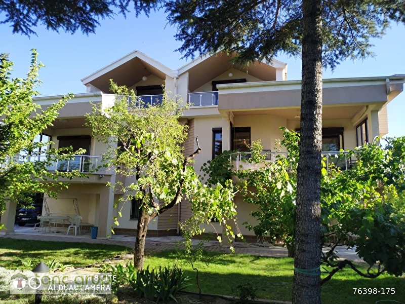 Tançgruptan süper ikisi de satılık villa