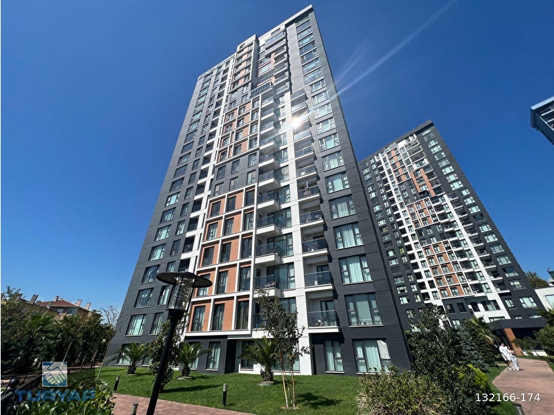 Pendiğin i̇ncisi siltaş marina'da deniz manzaralı 3+1 eşyalı daire