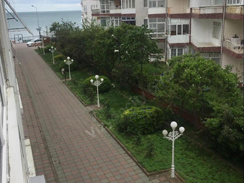 Kumburgaz deni̇ze sifir savaş si̇tesi̇ satilik 1+1 boş yazlik dai̇re