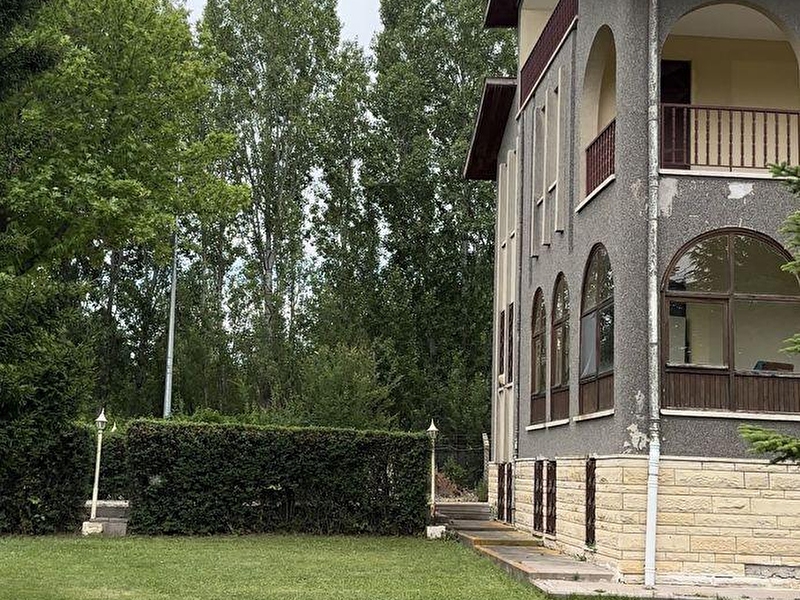 Emlak’s i̇ncek’te i̇marli  köşe vi̇lla