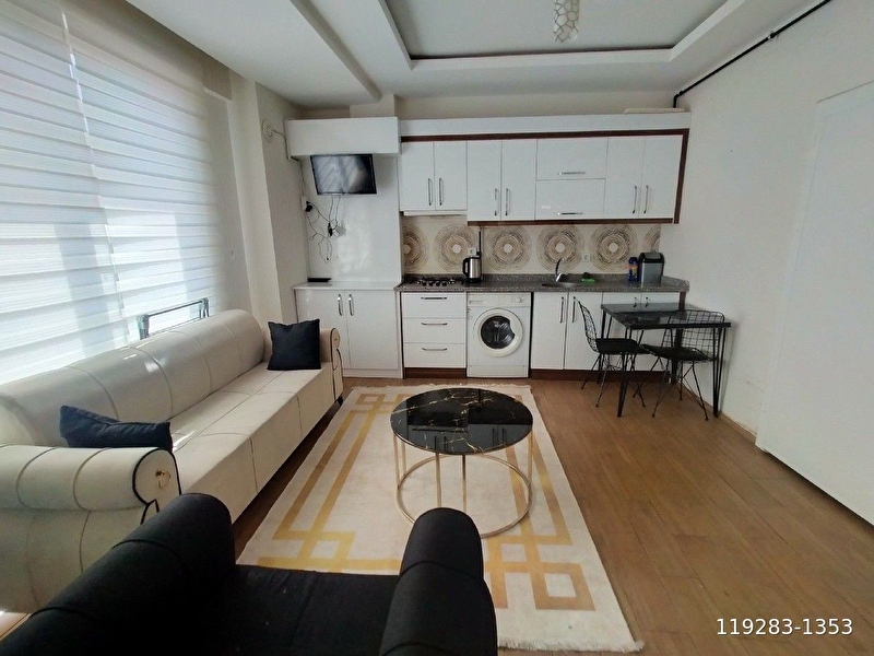 Çinarda yöneti̇mli̇ bi̇nada 50m2 1+1 arakat eşyali ki̇ralik dai̇re