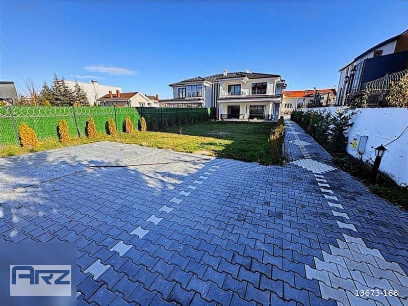 Bağlica merkez'de satilik yapili vi̇lla