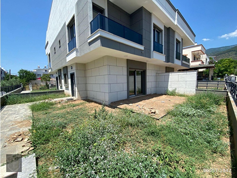Tahi̇r emlak'tan ortamahallede satılık sıfır yazlık villa