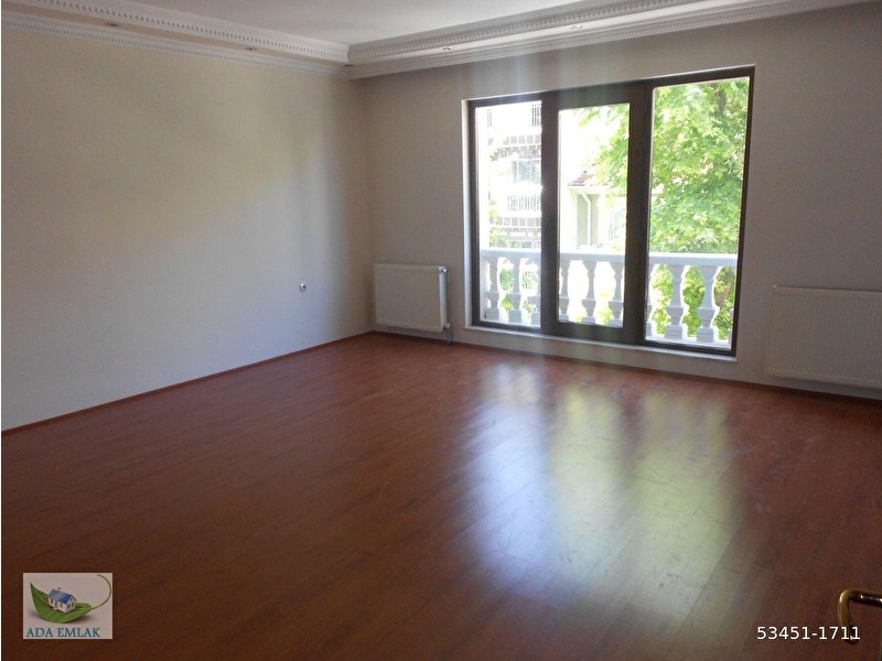 Ada emlak güvencesi̇yle 4+1 arakat asansörlü yapili 150m2