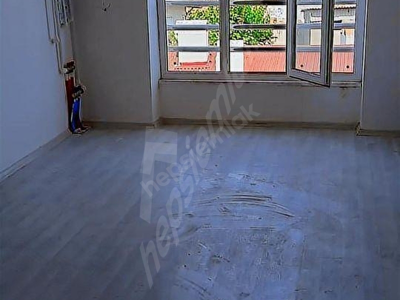 Dönüşüm Emlak'tan Çarşı Merkezde Satılık 1+1 Daire Fırsatı 