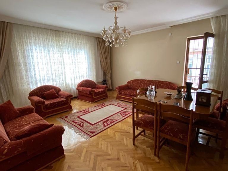 Subayevleri̇nde 3+1+ki̇lerli̇ bağimsiz salon yüksek gi̇ri̇ş dai̇remi̇z oturmaya hazir boştur hoşcan'dan