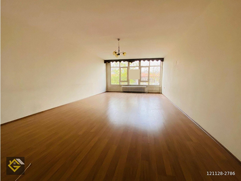 Talatpaşa'da cebeci̇ ortaokulu karşisi 3+1 ara kat ki̇lerli̇ satilik dai̇re !!