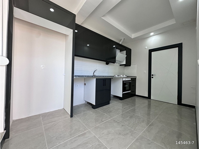 Gazi̇ mah. tramvay hatti yani 2+1 asansörlü 1.kat sifir lüx 100m2 i̇skanli satilik dai̇re