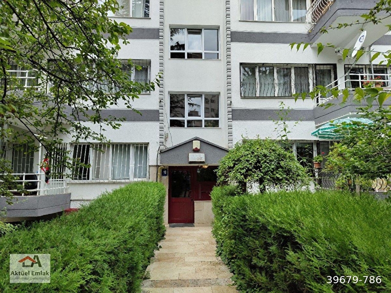 Aktüel emlak 'tan 100.yil beş katlilarda eşyali ara kat ki̇ralik