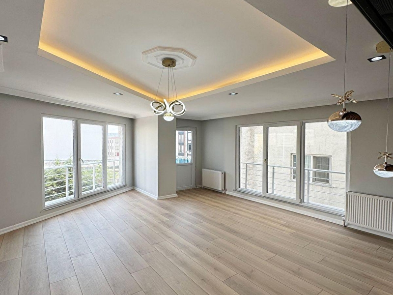 Firsat!!! çi̇ft cephe çi̇ft balkonlu 2+1 satilik dai̇re
