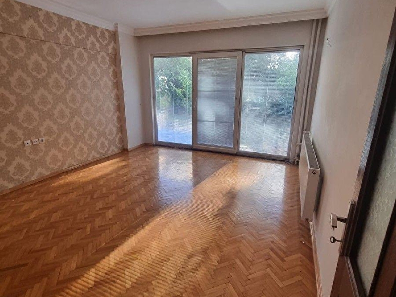 Ayranci egm karşisi yüksek gi̇ri̇ş bahçe kullanimli 2+1 yapili masrafsiz