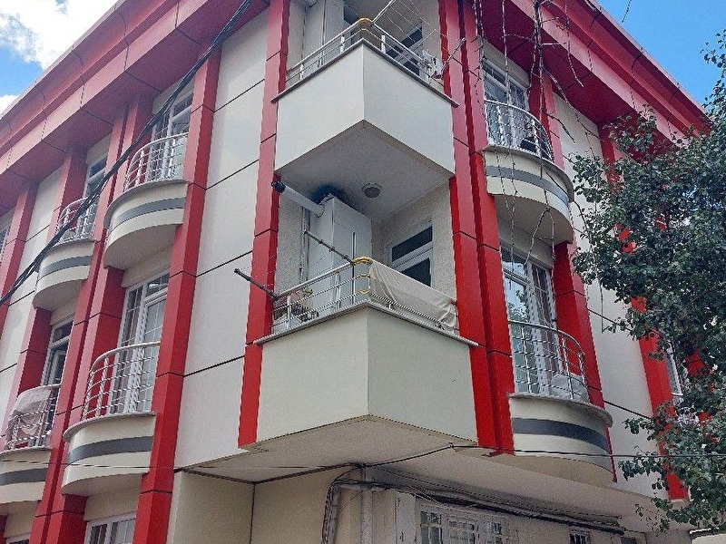 Gazi̇osmanpaşa karayollarinda metro durağinda ki̇ralik dai̇re 3.kat 2+1 95 m2