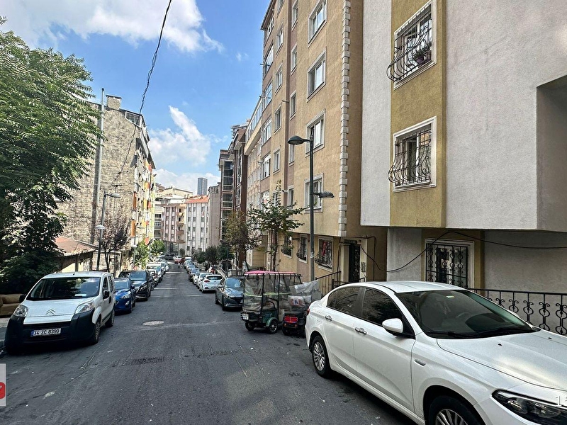 Ünal gayrimenkul den ki̇ralik dai̇re bomonti̇ tüneli̇ni̇n karşisin da 2+1120m2
