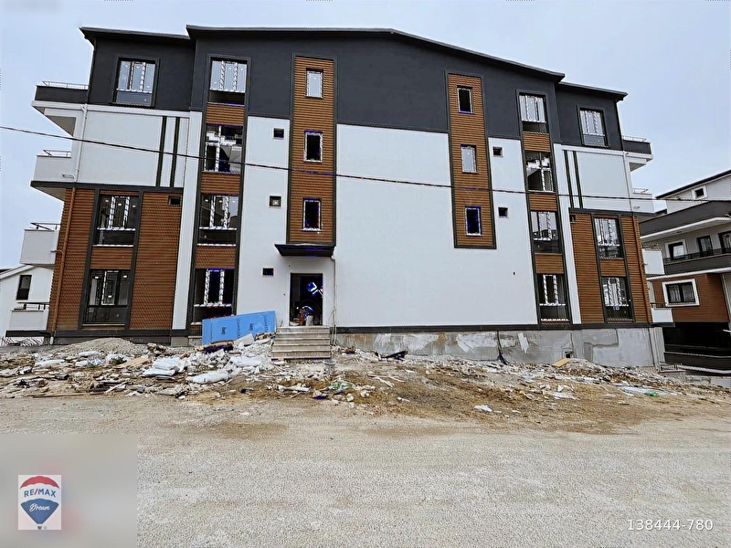 Remax dreamden orhan mahallesi̇n'de satilik 3+1 bahçe dublex