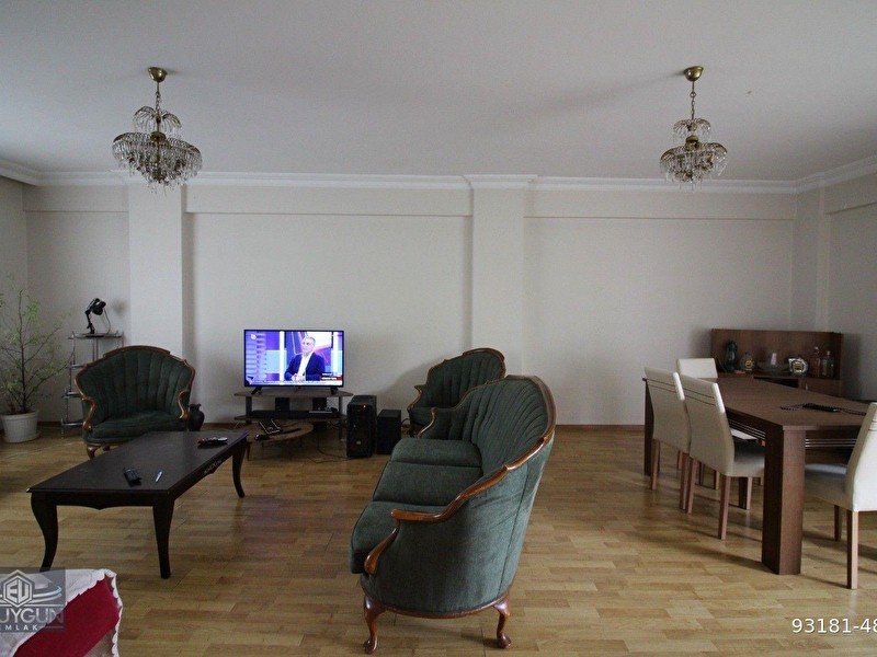 Emarr avm yakini katta tek 4+1 arakat satilik dai̇re