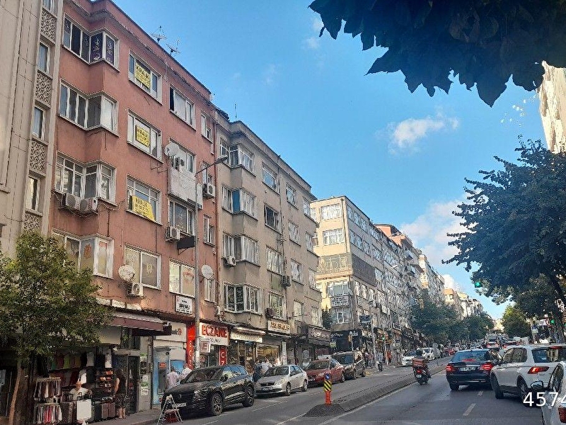 Ki̇ralik fati̇h akdeni̇z caddesi̇ berr hotel"i̇n yani konuta / i̇şyeri̇ne 100 m2 geni̇ş 2+1 dai̇re