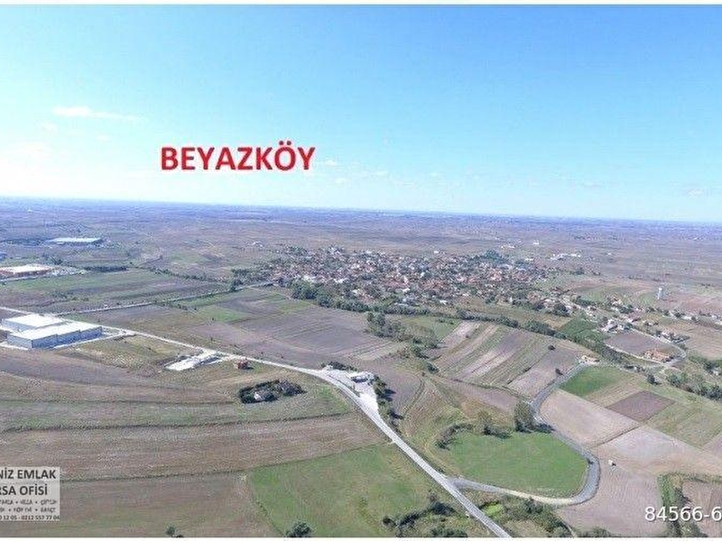 Teki̇rdağ saray'da cadde üzeri̇ 288 m2 köye çok yakin satilik parsel