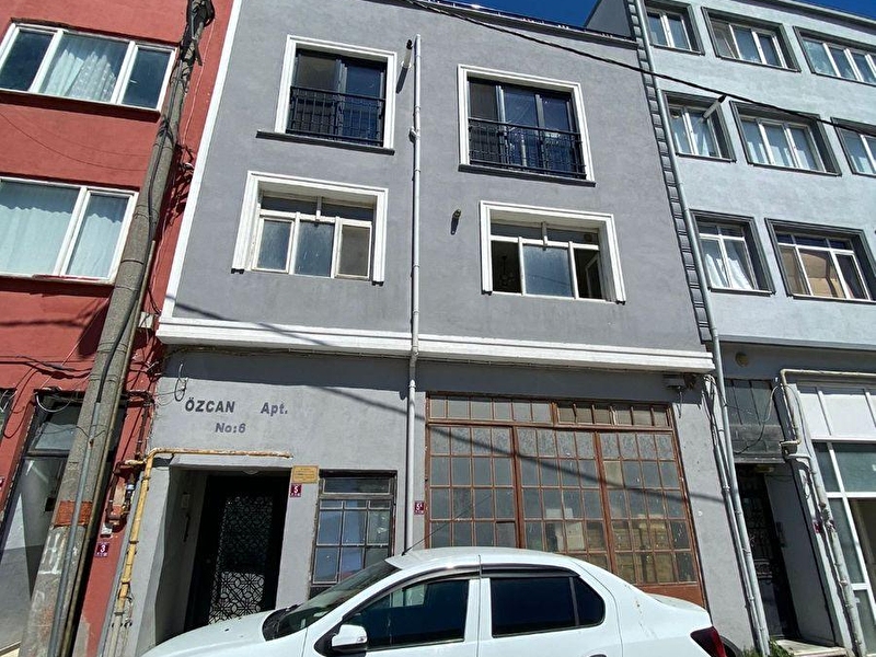 Real gayri̇menkulden 17 eylül mahallesi̇nde satilik ara kat 2+1 dai̇re