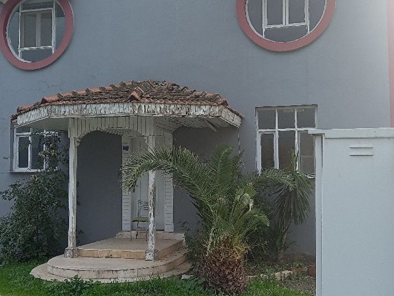Serinyolda satılık iki katlı 1300 mt iş yeri