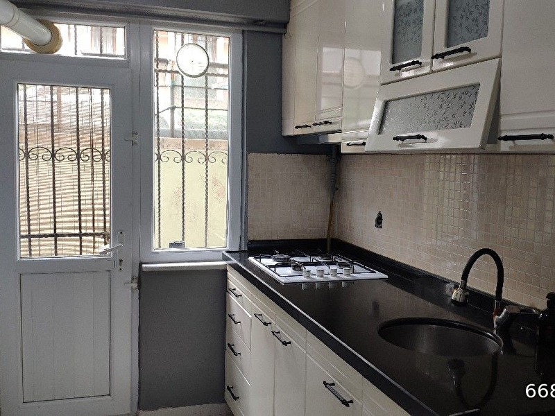 Avcılar cihangir 75 m2 2+1 bahçe kat 8 yıllık