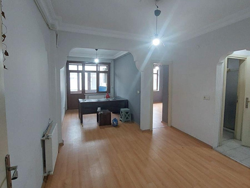 Murat gayri̇menkulden mi̇llet caddesi̇ üzeri̇ temi̇z ara kat dai̇re
