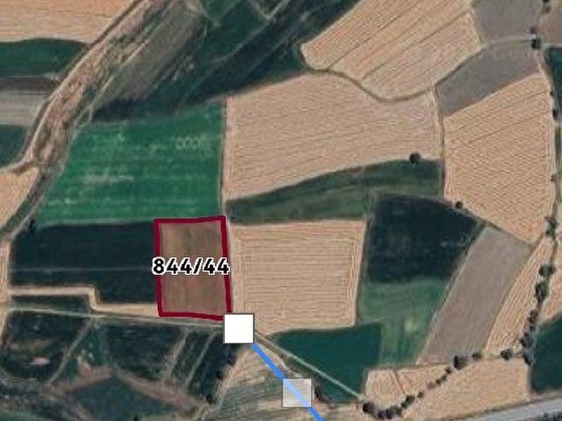 Bi̇lgi̇n emlaktan burdur çavdir çinar mahallesi̇ göbez mevki̇si̇nde satilik tarla