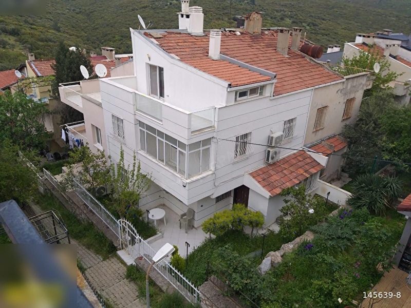 Bornova evka-3 mah.satılık 5+1 villa