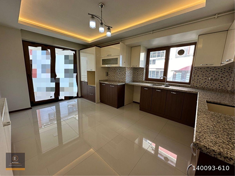 Deği̇rmenönü mahallesi̇nde 3+1 ebeveyn banyolu arakat asansörlü dai̇re