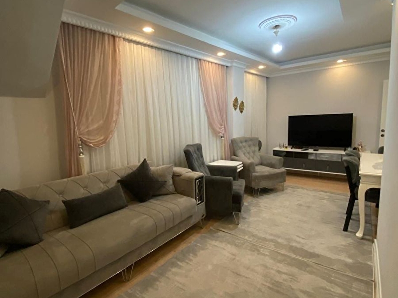 Bahçeli̇evler hürri̇yet mahallesi̇nde satilik 2+1 bahçe kati
