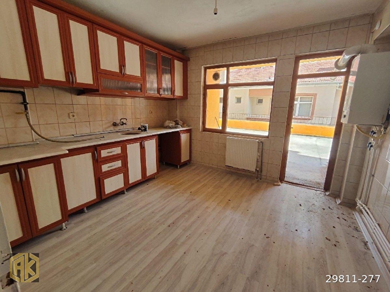 Ankara polatlı merkezde ana cadde üzerinde satılık  3+1 daire