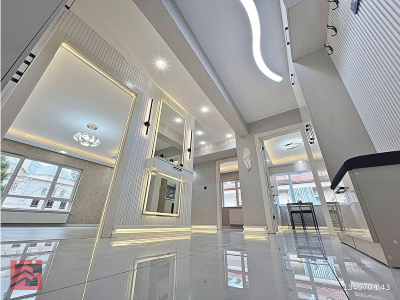Gala'da yi̇ne muhteşem mi̇mari̇ çalişmayla katta 3+1 ultralüx dai̇re firsati