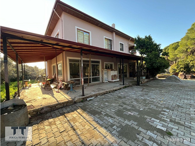 Tt emlaktan hi̇sarönü köy i̇çi̇nde ki̇ralik 170 m2 dükkan
