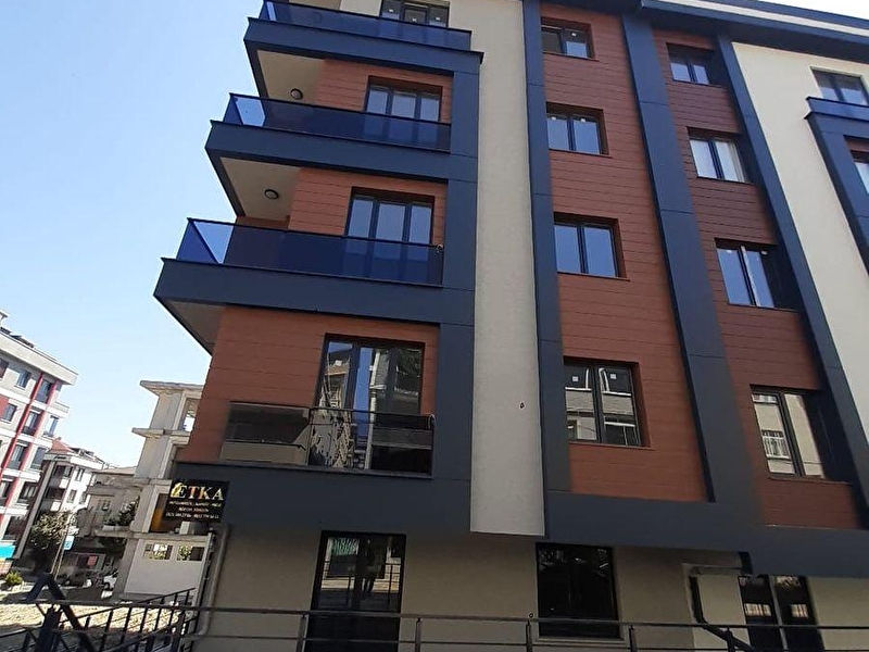 Beyli̇kdüzü yakupluda ara kat satilik dai̇re