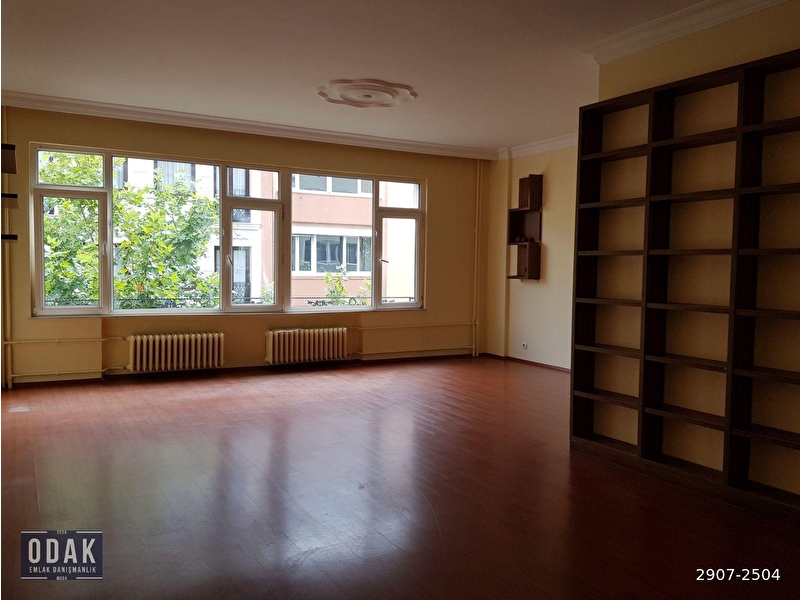 Rumeli̇ caddesi̇ üzeri̇nde mesken veya i̇şyeri̇ 3+1 ki̇ralik dai̇re