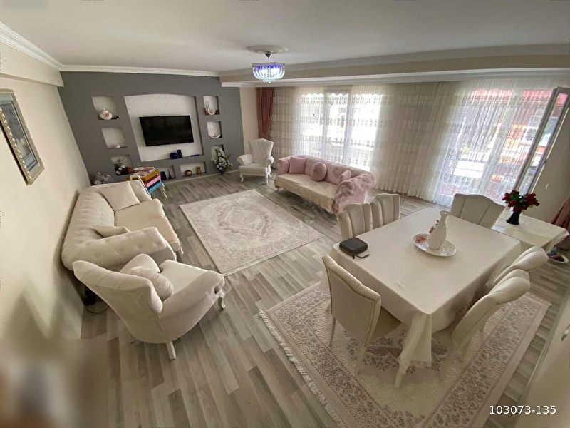 Kuvvet'ten bafra'da firsat ! 165 m2 ara kat i̇skanli 3+1 dai̇re !!