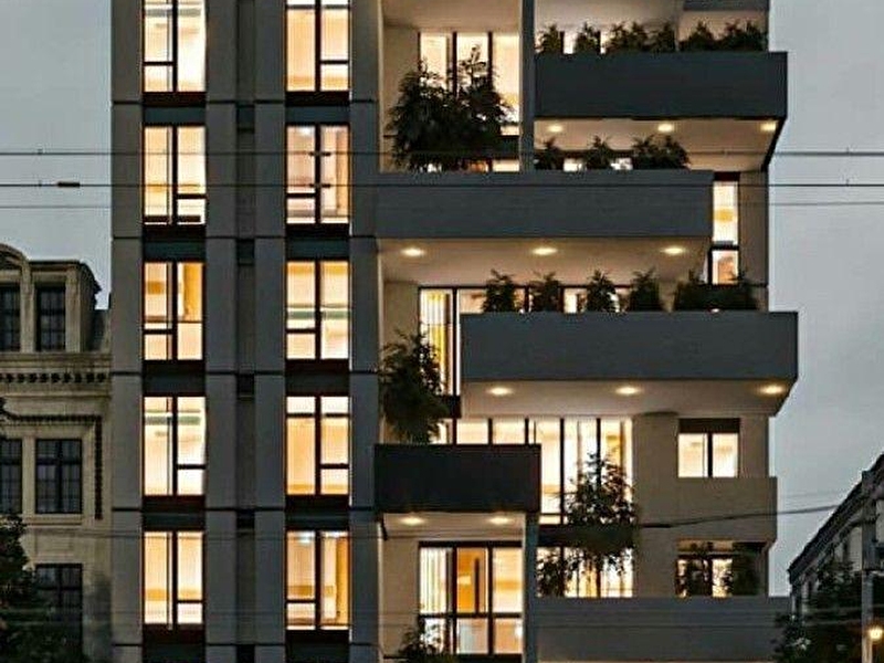 Güvenden  kekli̇kpinarinda cadde üzeri̇nde 737 m2 arsanin 230 m2 satiliktir