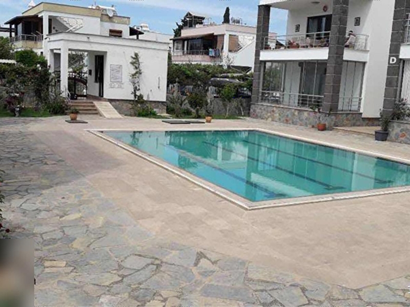 Turgutrei̇s merkezde egeni̇z evleri̇ndebahçe kati lüx dai̇re.