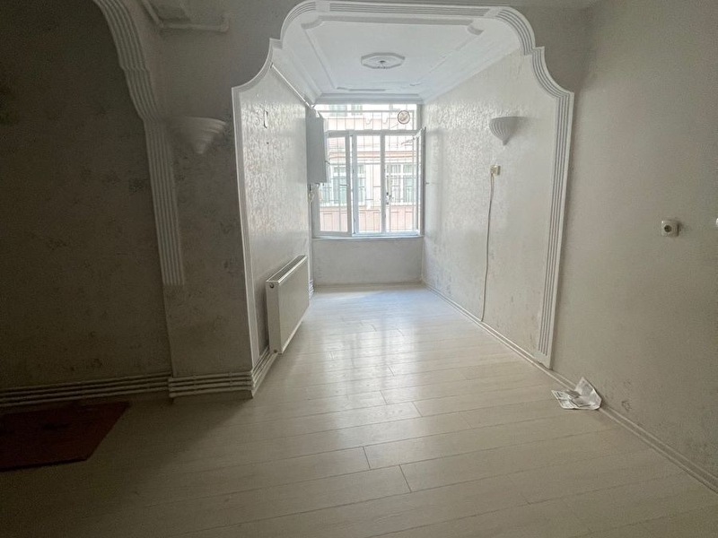 Fatih tramvay durağı yakını 2+1 süpet eşyalı daire