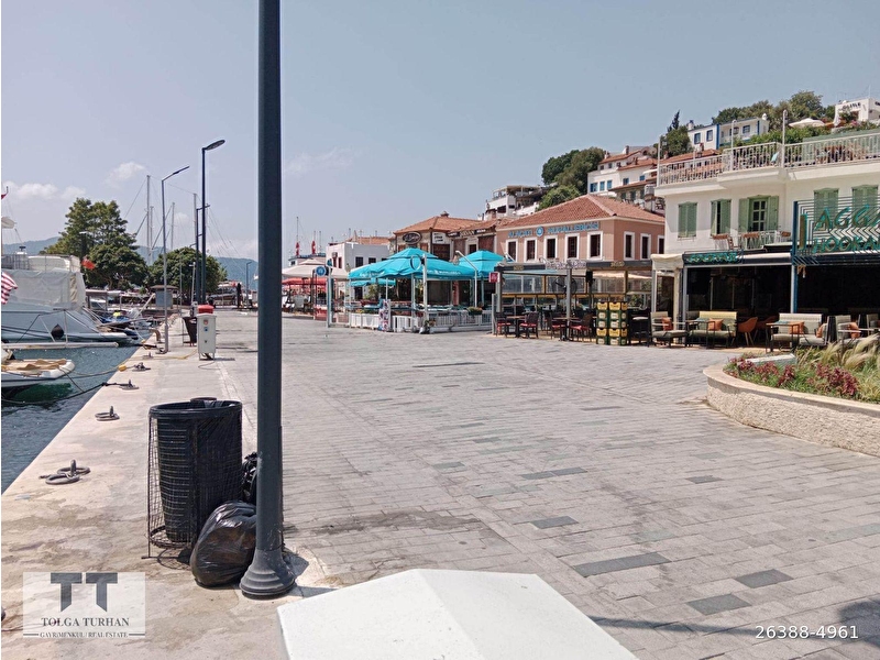 Marmari̇s yat li̇maninda muhteşem konumda satilik cafe&restorant