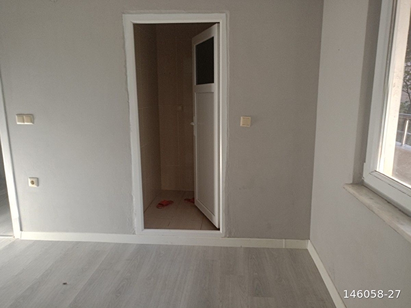 Kocaeli̇ körfez güney mahallsde    ebeveyn banyolu. satilik  8 yi̇lli̇k