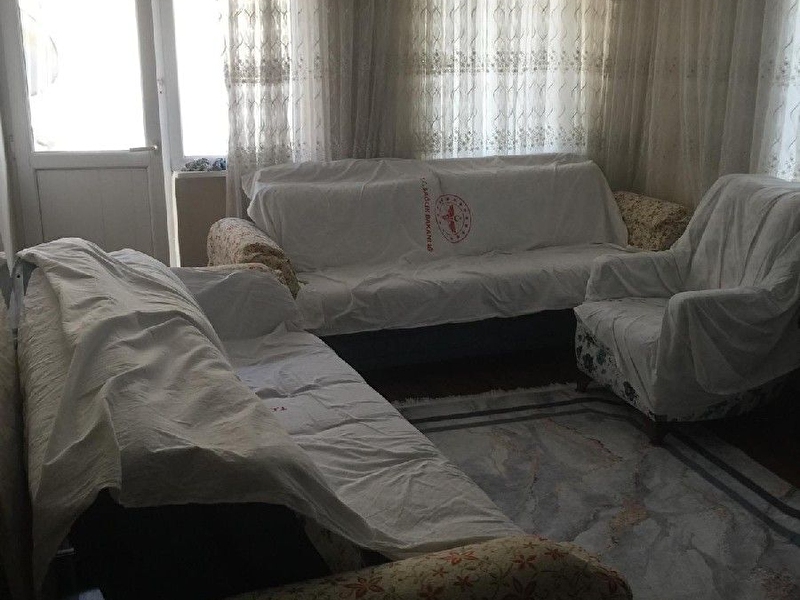 Şi̇ri̇nevlerde ki̇rali̇k eşyali dai̇re