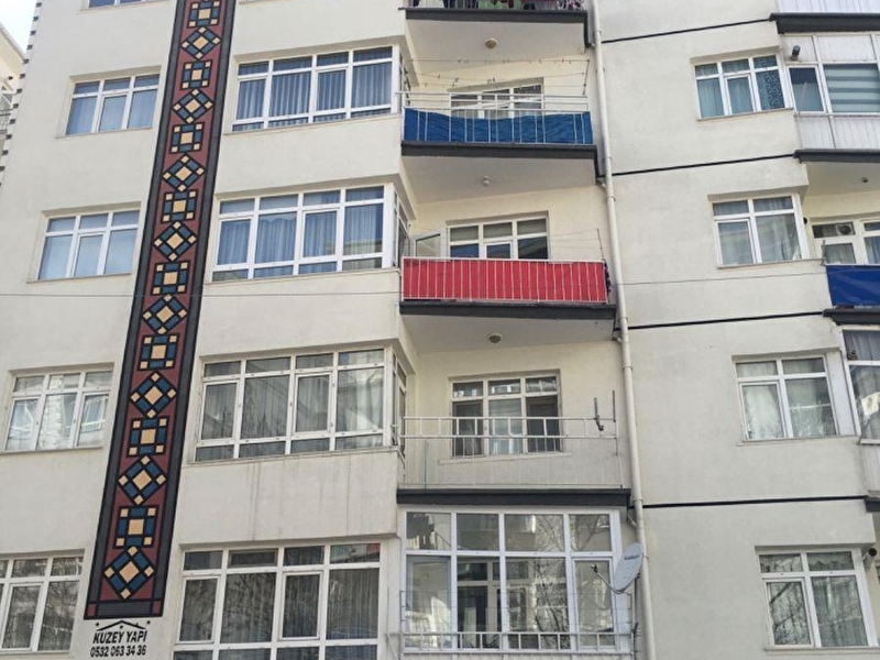 Metro yakini  satilik dai̇re
