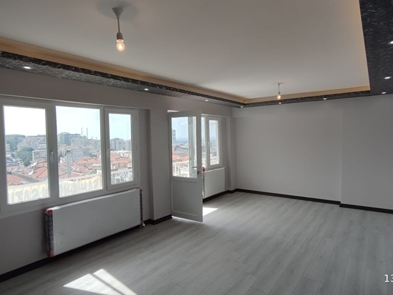 Sakarya caddesi̇nde deni̇z ve doğa manzarali asansörlü lüks dai̇re