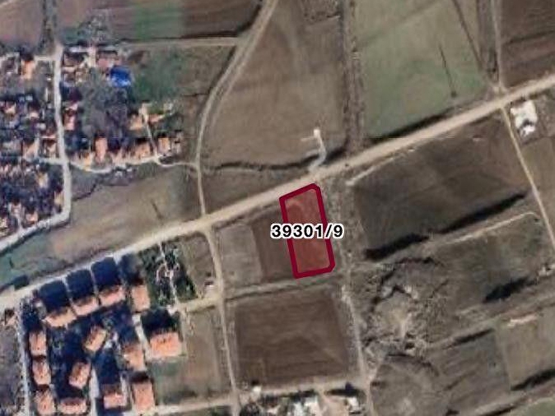 Kibrisköy'de 1 dai̇re geti̇ri̇li̇ cad di̇bi̇ 190 m2 i̇marli firsat arsa...