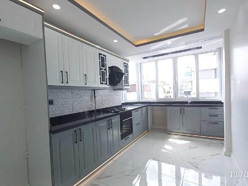 Huzurevleri̇ semt pazari ci̇v. hasarsiz i̇çi̇ full yapi̇li̇ masraf i̇stemeynler arasi̇n 3+1 çi̇ft banyolu