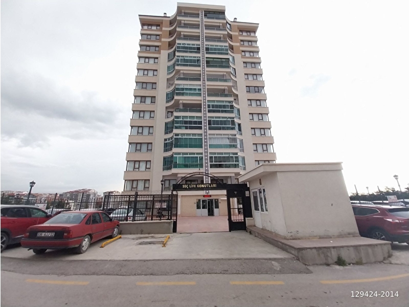 Alaçati g mamak durali̇ ali̇ç'ta özel yapili geni̇ş kullanişli satilik satilik 3+1