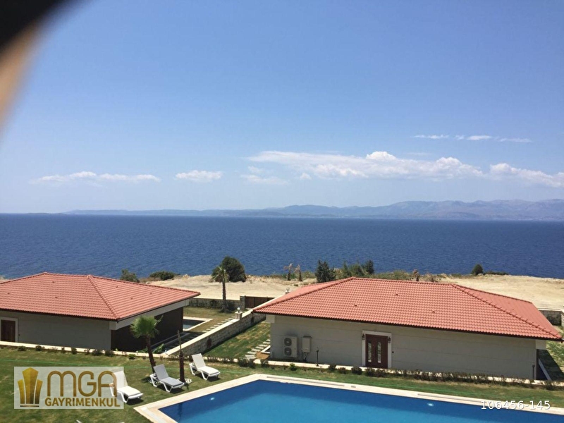Çeşme dalyanda ormen sitesinde denize sıfır sezonluk kiralık 1+1 daire
