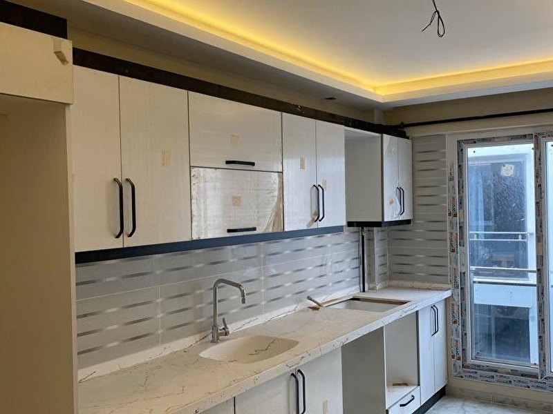 Aydin / efeler / i̇sti̇klal  mahallesi̇ / satilik 3+1 sifir dai̇re